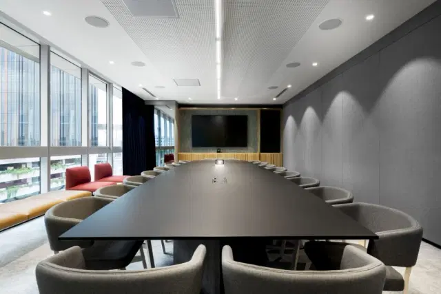MEETING ROOMS